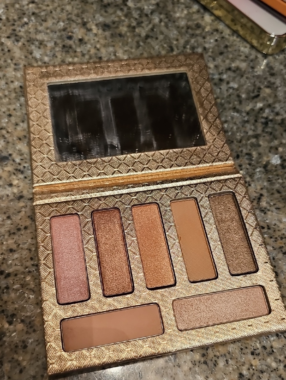 Neutral Shimmer Eyeshadow Palette - Gold Tones